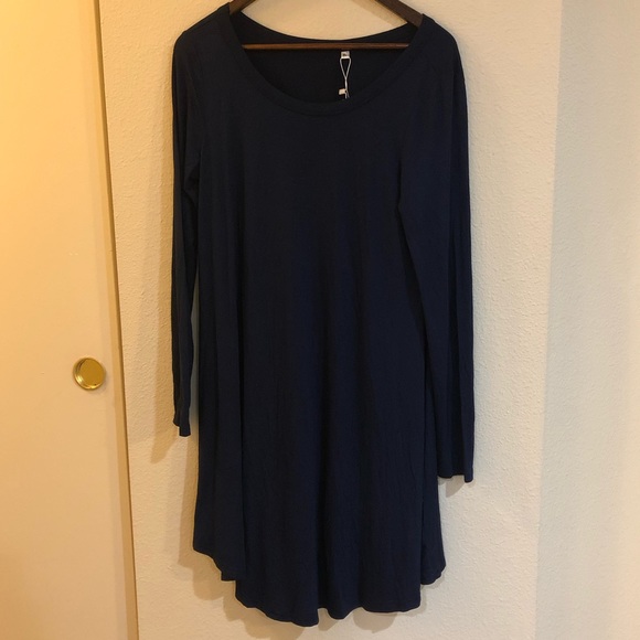 2 Dearcase NWT T-shirt Dresses - Picture 5 of 6
